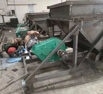 往复式给煤机生产车间