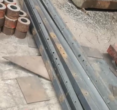 K3往复式给煤机加工中