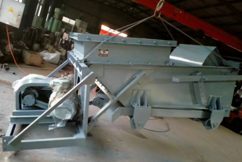 往复式给煤机车间生产现场 往复式给煤机车间生产现场