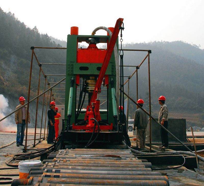 ZFY2.5/105/200（AT2500）反井钻机